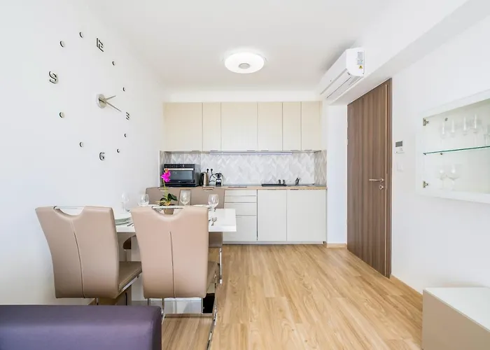 Apartament Myflat Panorama - Cirkalo 709 *